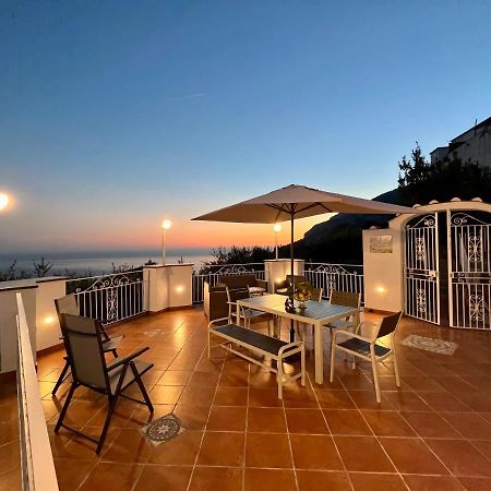 Infinity Experience Casa Vacanza Incantevole Con Terrazzo Scala Exteriér fotografie