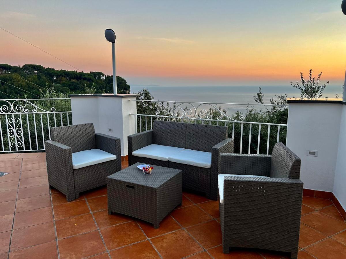 Infinity Experience Casa Vacanza Incantevole Con Terrazzo Scala Exteriér fotografie
